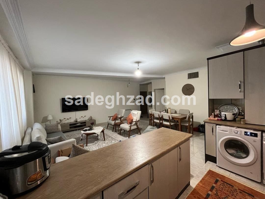 ۸۲ متر /فول امکانات/ پارکینگ سندی/خوش نقشه/ غرق نور 2 املاک – املاک صادق زاد